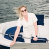 Maaike Bloupot op de boot van haar ouders